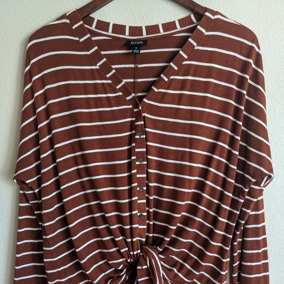 A New Approach (a.n.a) Blouse Top - Picture 5 of 12